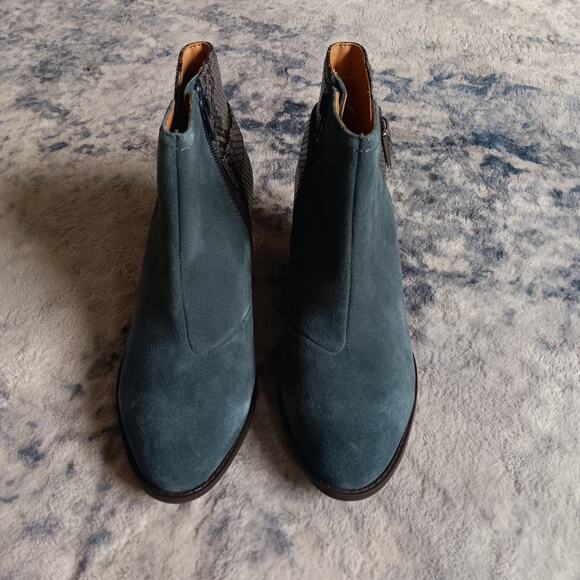 Vionic Naomi Gray Suede Ankle Snake Print Heeled Boots Zip Womens 7 Wide NWB - Picture 3 of 9